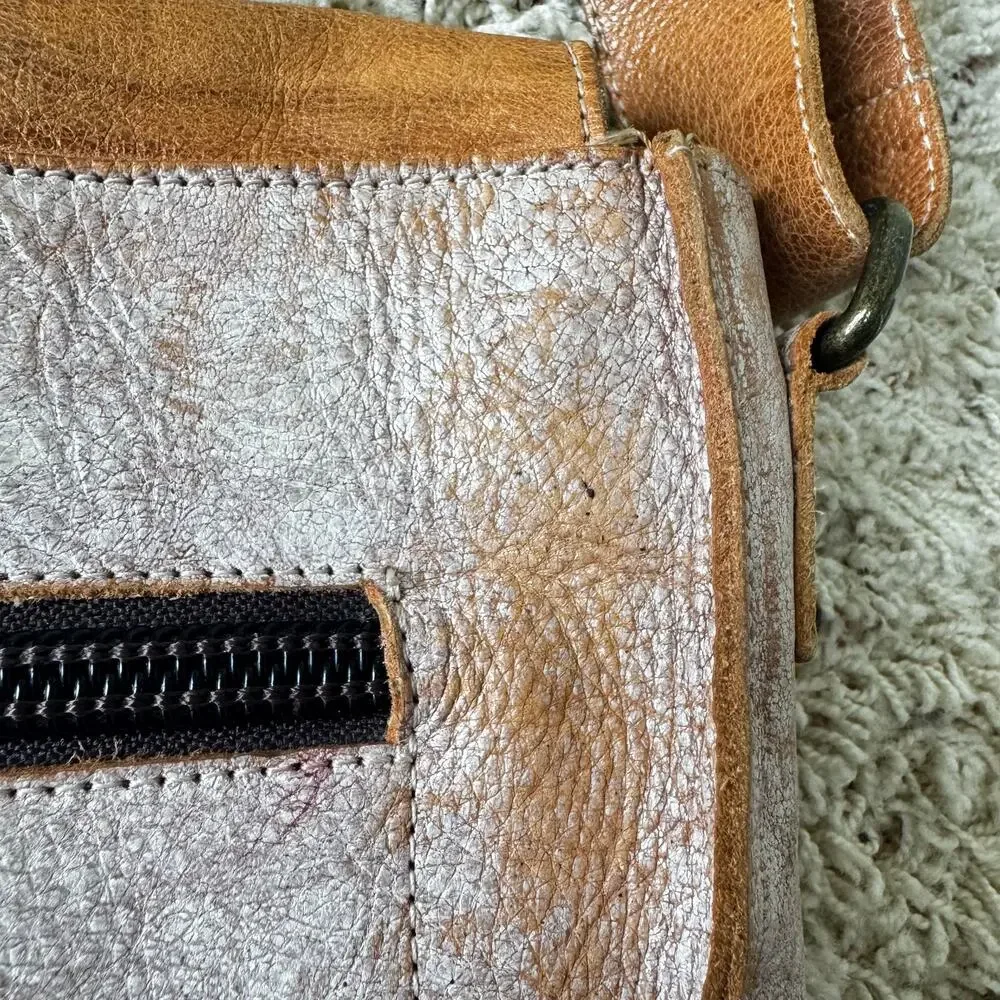 BED STU Venice Beach Leather Buckled Crossbody Purse Nectar Lux Tan Rustic
